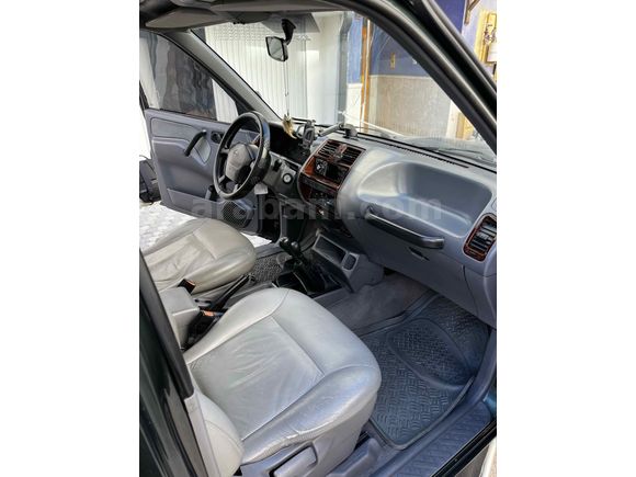 Sahibinden Nissan Terrano 2.4 SE 1997 Model 