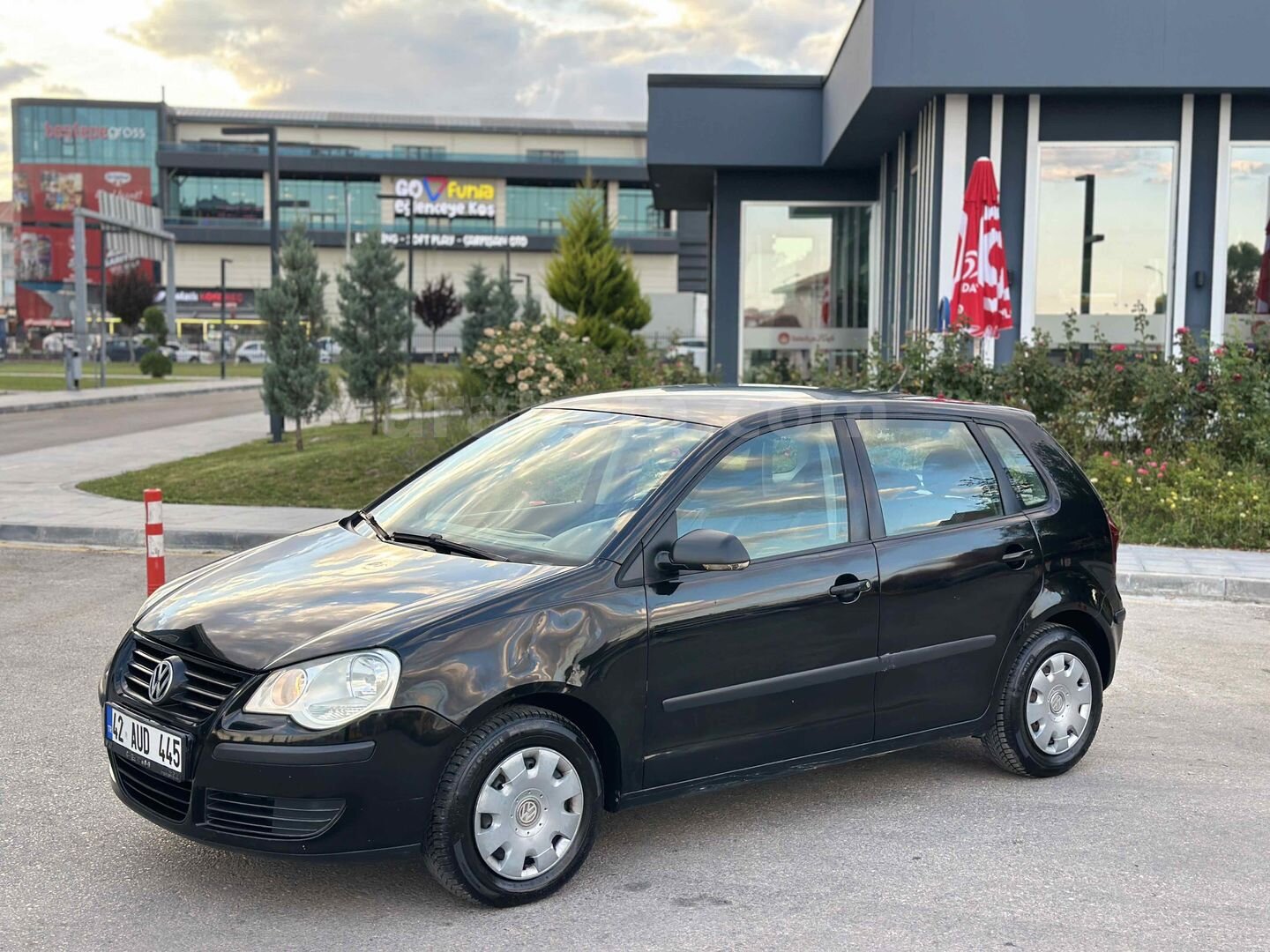 Galeriden Volkswagen Polo 1.4 Comfortline 2008 Model Ankara 207.000 km Siyah 3