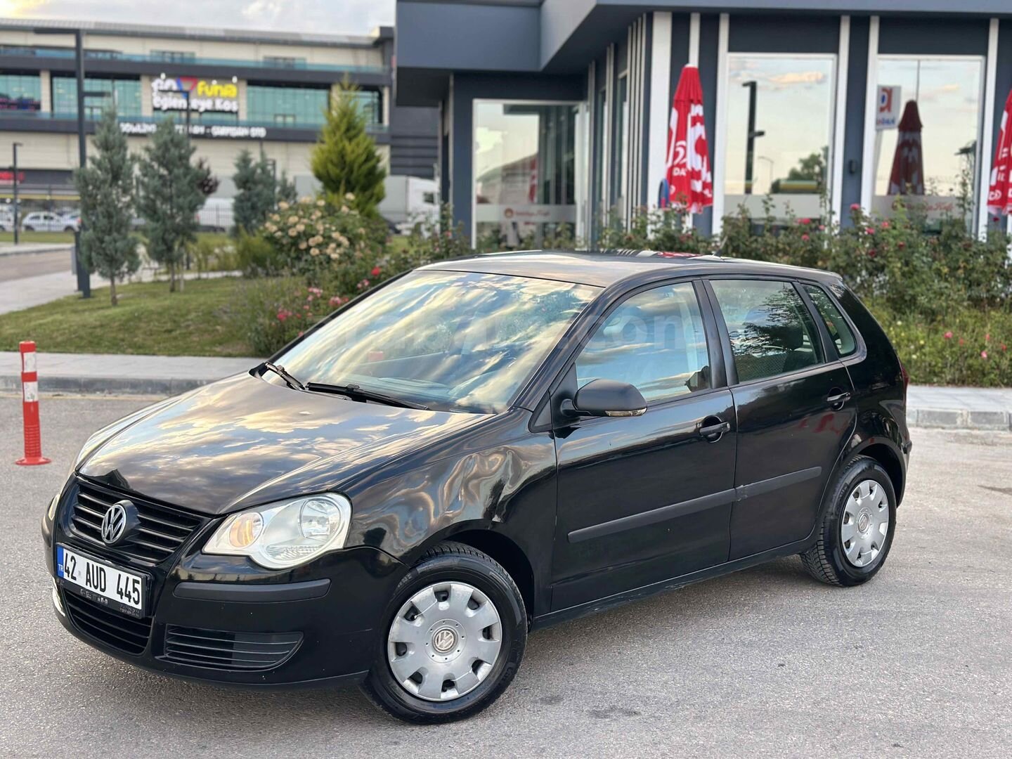 Galeriden Volkswagen Polo 1.4 Comfortline 2008 Model Ankara 207.000 km Siyah 4