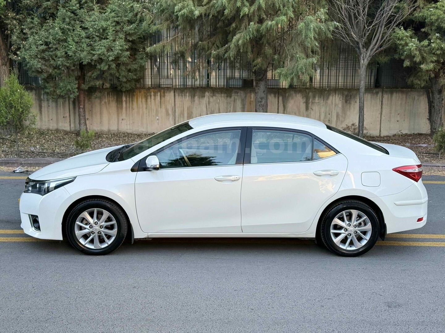 Galeriden Toyota Corolla 1.6 Advance 2014 Model Ankara 162.000 km Beyaz 5