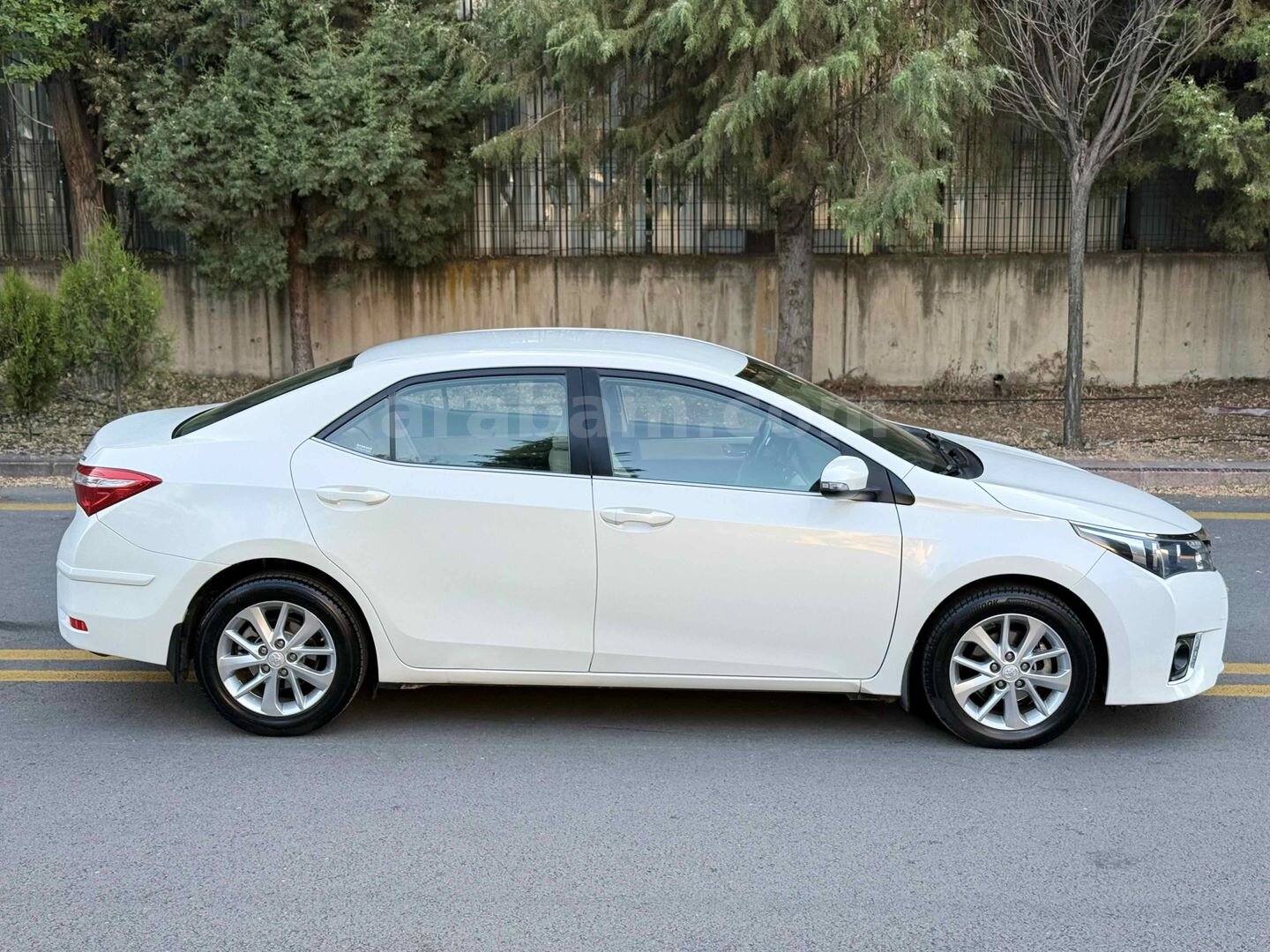 Galeriden Toyota Corolla 1.6 Advance 2014 Model Ankara 162.000 km Beyaz 7