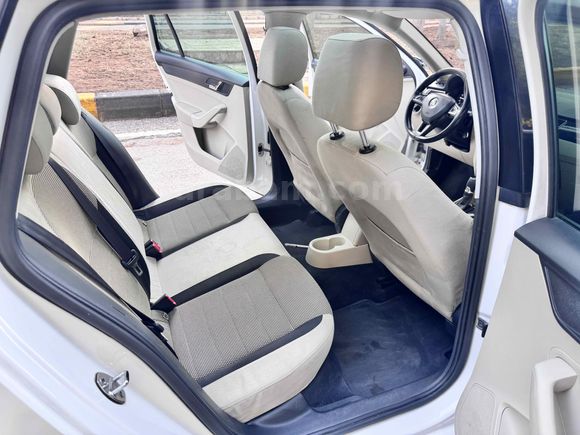 CEVDET KEKLIK’TEN SKODA RAPİD CAM TAVAN