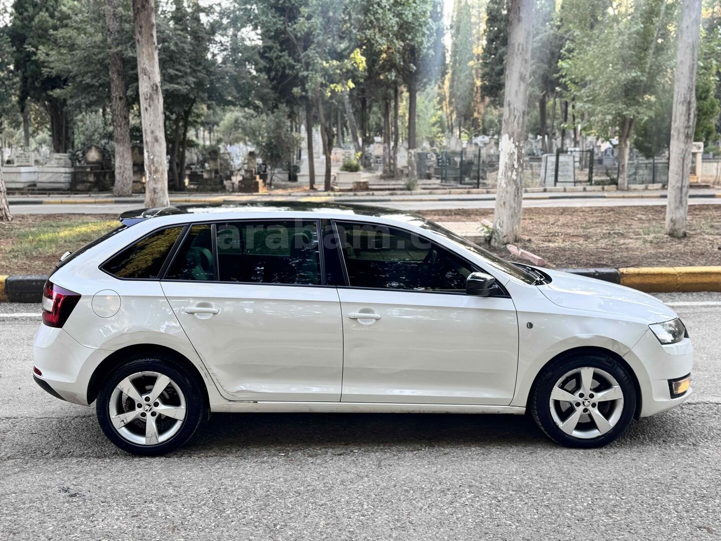 Galeriden Skoda Rapid 1.6 CR TDI Spaceback Elegance 2014 Model Gaziantep 245.000 km Beyaz 5