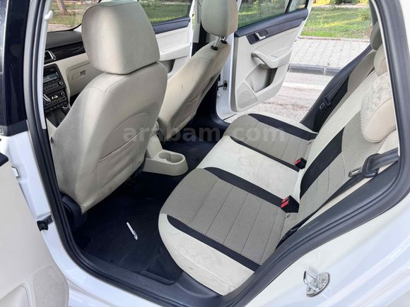 CEVDET KEKLIK’TEN SKODA RAPİD CAM TAVAN