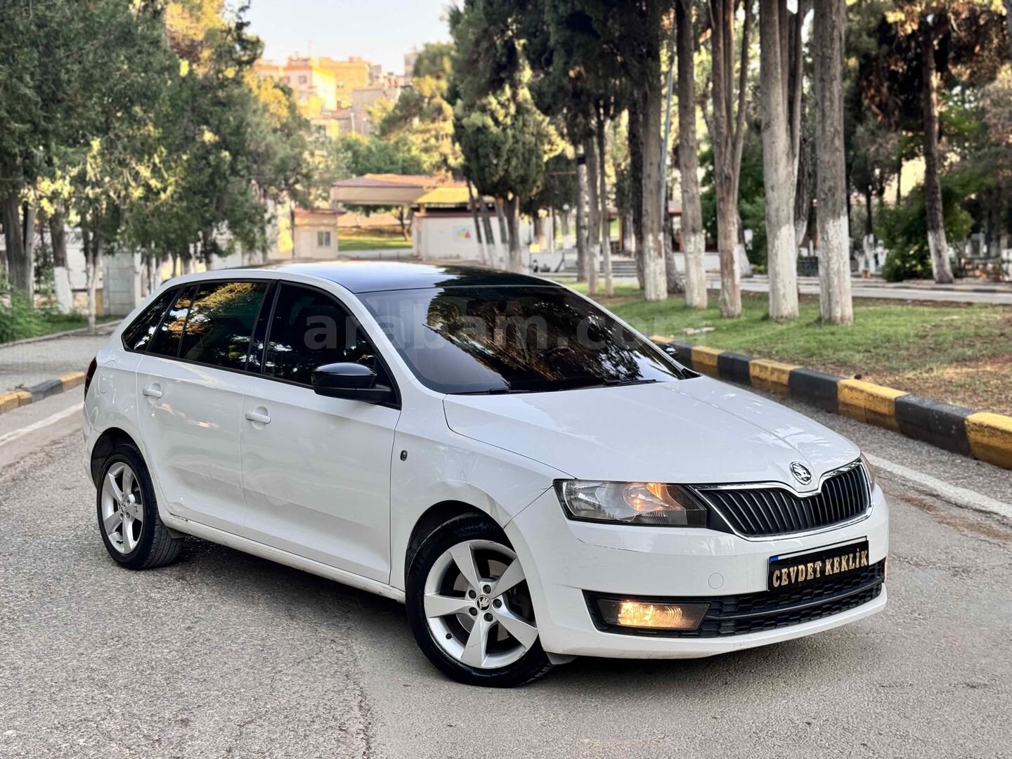 Galeriden Skoda Rapid 1.6 CR TDI Spaceback Elegance 2014 Model Gaziantep 245.000 km Beyaz 3