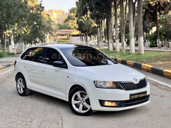 CEVDET KEKLIK’TEN SKODA RAPİD CAM TAVAN
