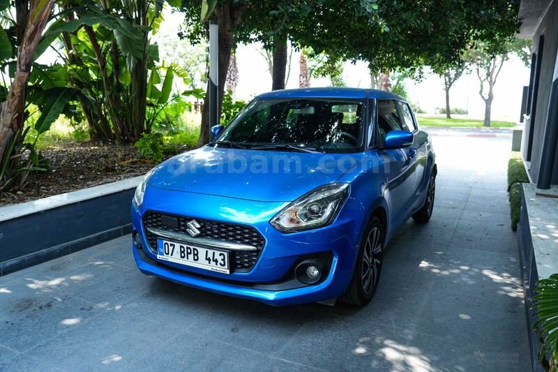 Sahibinden Suzuki Swift 1.2 Hibrit GLX Premium 2023 Model Antalya 11.600 km Mavi