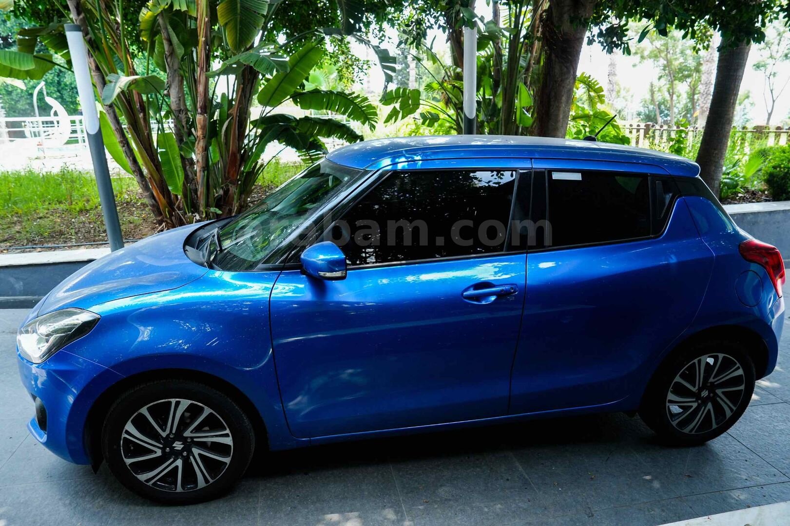 Sahibinden Suzuki Swift 1.2 Hibrit GLX Premium 2023 Model Antalya 11.600 km Mavi 2