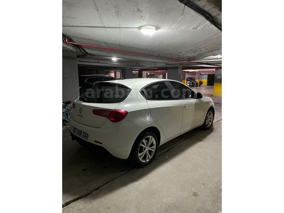 Sahibinden Alfa Romeo Giulietta 1.4 TB Progression Plus 2013 Model