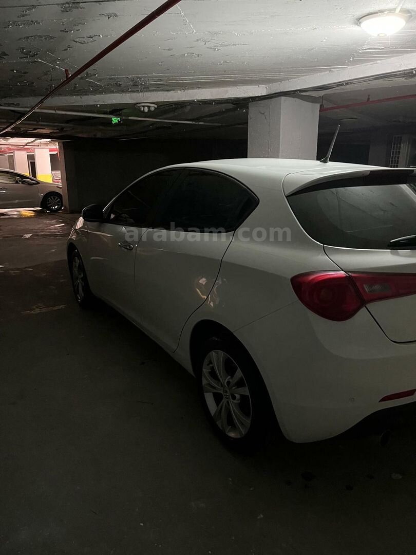 Sahibinden Alfa Romeo Giulietta 1.4 TB Progression Plus 2013 Model Tekirdağ 168.000 km Beyaz 4
