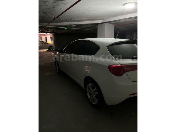 Sahibinden Alfa Romeo Giulietta 1.4 TB Progression Plus 2013 Model