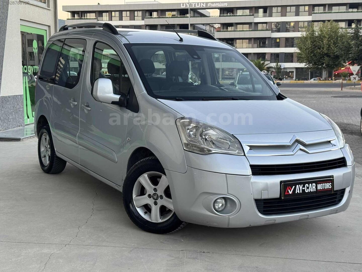 Galeriden Citroen Berlingo 1.6 HDi Combi SX 2011 Model Balıkesir 222.000 km Gri 4