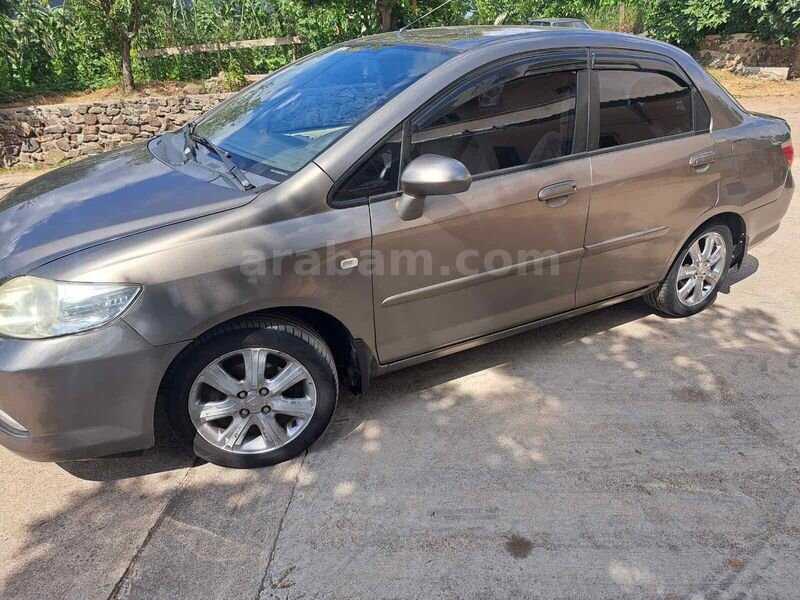 Galeriden Honda City 1.4 Elite 2006 Model İstanbul 399.500 km Bej