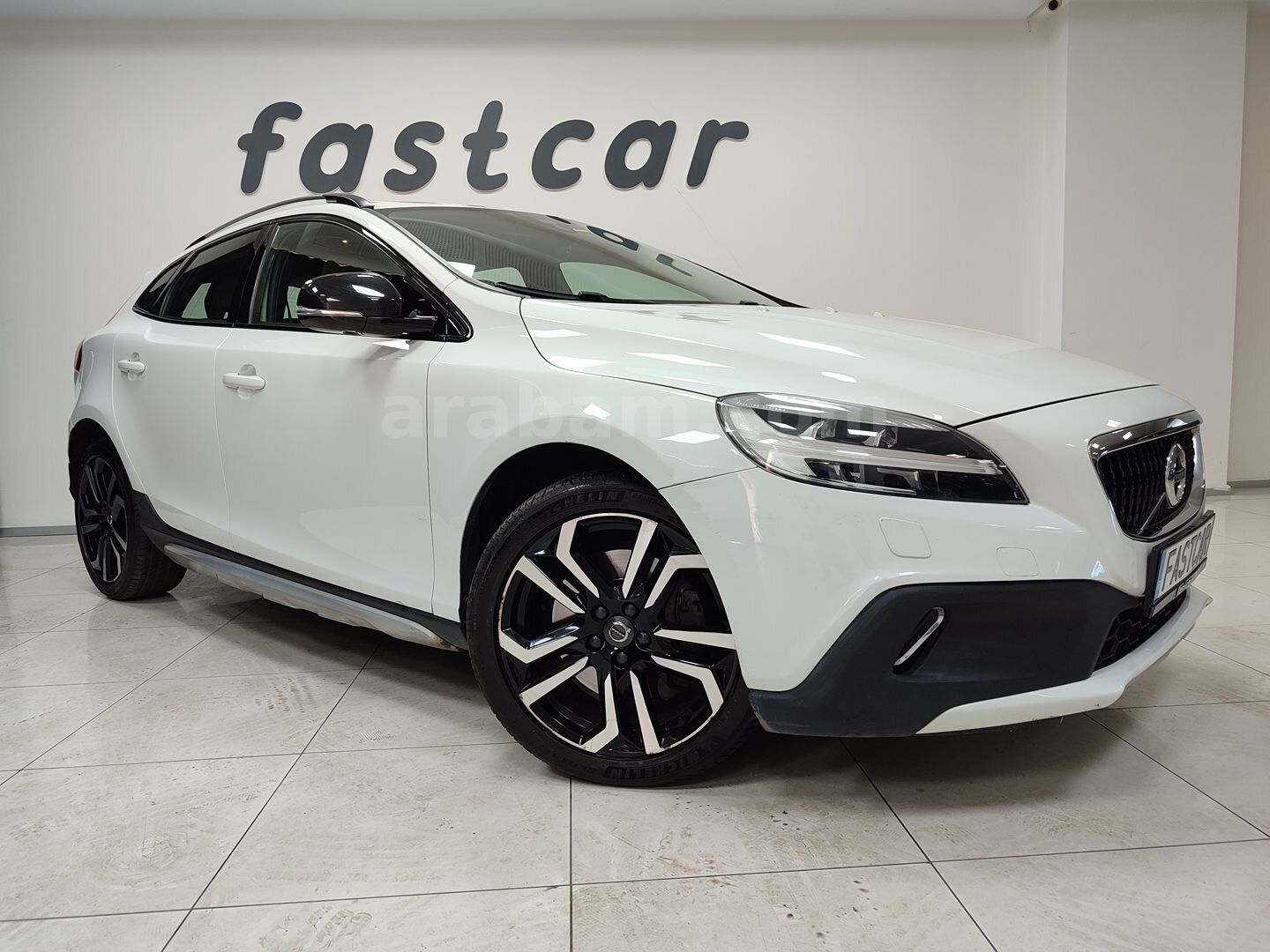 Galeriden Volvo V40 Cross Country 1.5 T3 Advance 2017 Model İstanbul 101.000 km Beyaz 3
