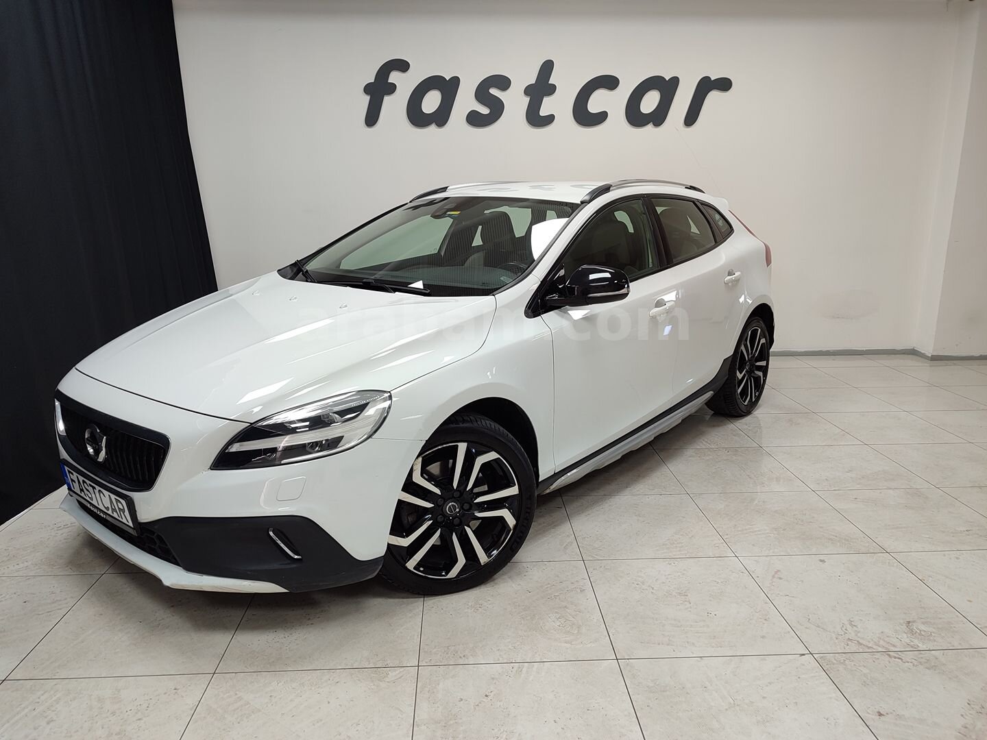 Galeriden Volvo V40 Cross Country 1.5 T3 Advance 2017 Model İstanbul 101.000 km Beyaz 1