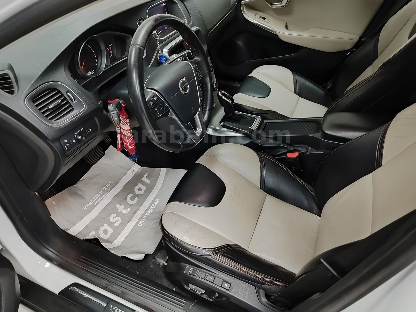 Galeriden Volvo V40 Cross Country 1.5 T3 Advance 2017 Model İstanbul 101.000 km Beyaz 6