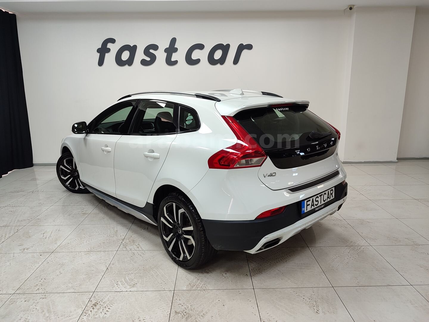 Galeriden Volvo V40 Cross Country 1.5 T3 Advance 2017 Model İstanbul 101.000 km Beyaz 4