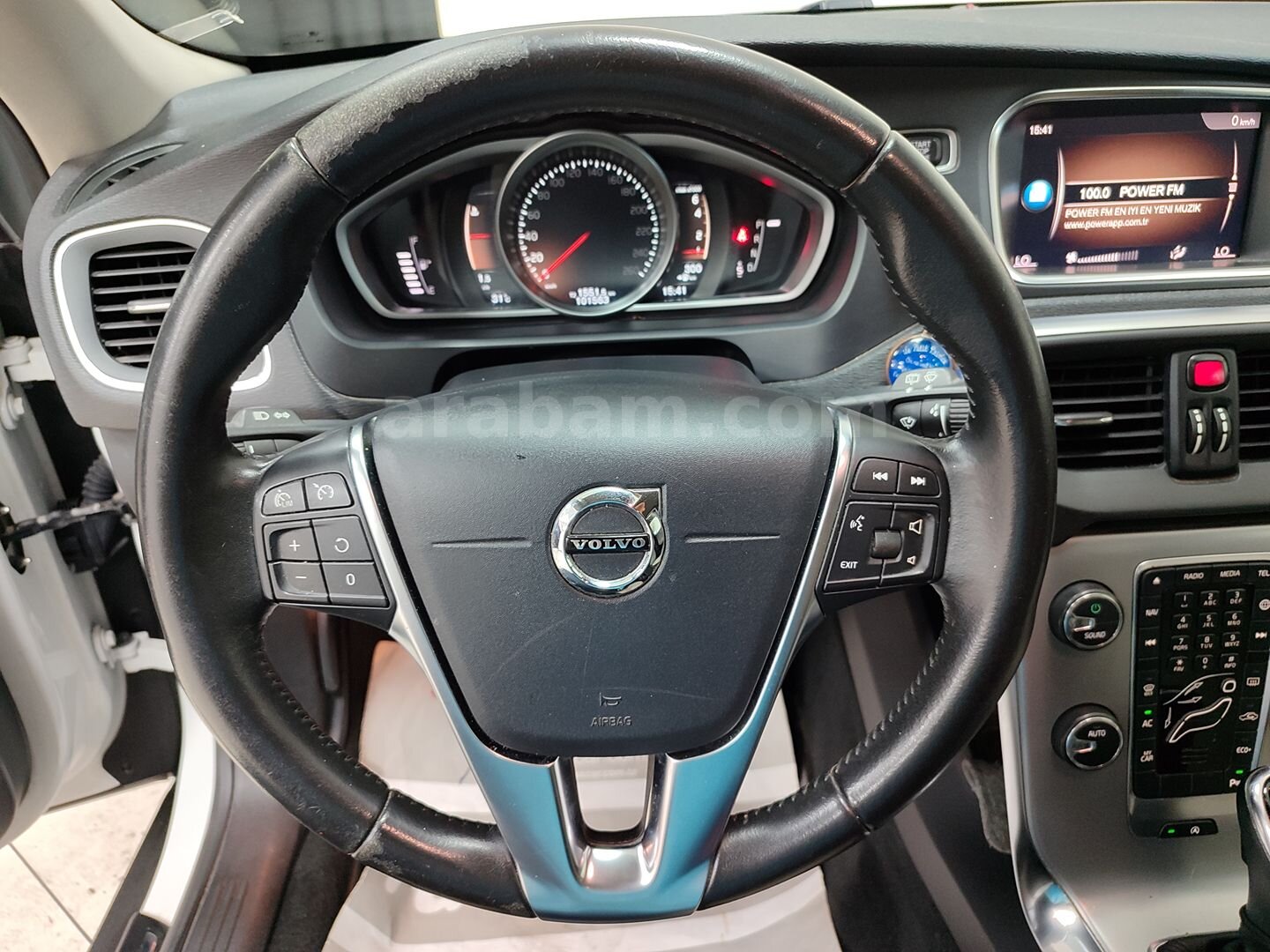 Galeriden Volvo V40 Cross Country 1.5 T3 Advance 2017 Model İstanbul 101.000 km Beyaz 7