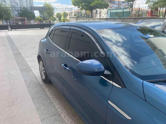 Sahibinden Renault Megane 1.6 Joy 2018 Model  130.000 km Mavi