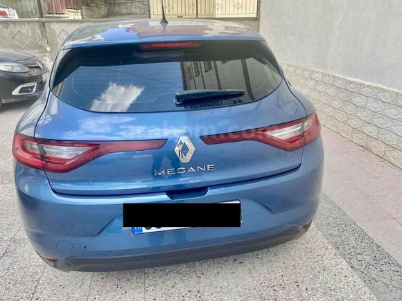 Sahibinden Renault Megane 1.6 Joy 2018 Model  130.000 km Mavi