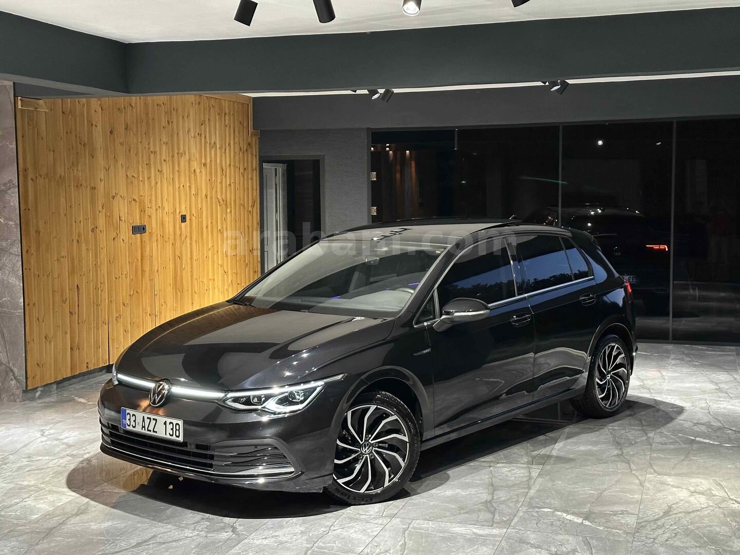Galeriden Volkswagen Golf 1.0 eTSI Style 2023 Model Bursa 37.650 km Siyah 2