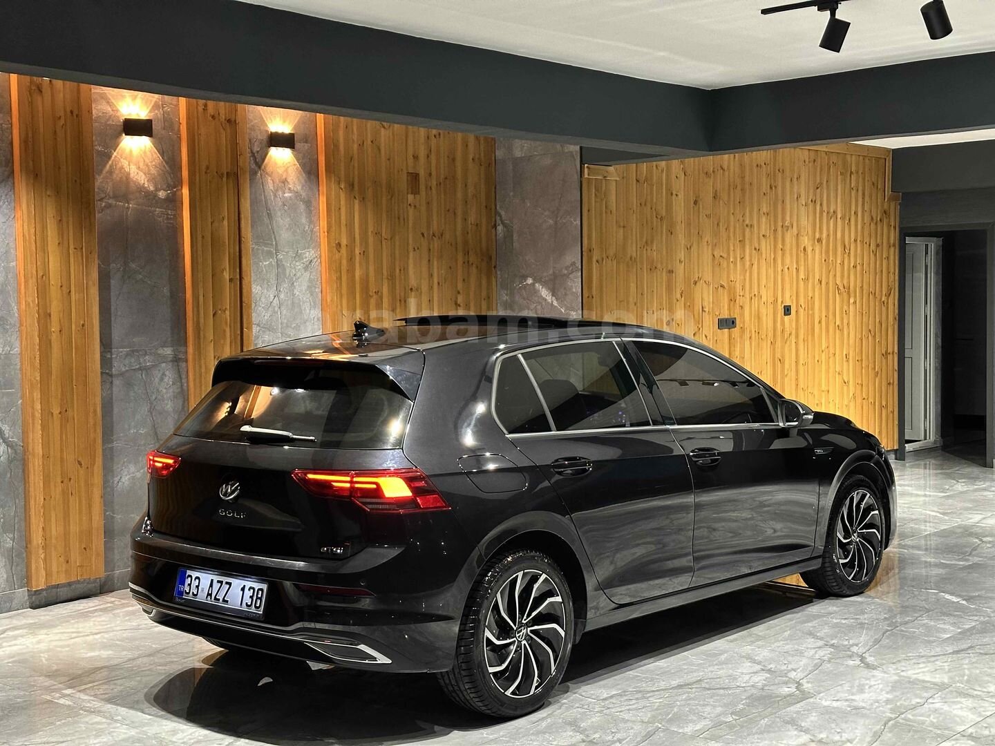Galeriden Volkswagen Golf 1.0 eTSI Style 2023 Model Bursa 37.650 km Siyah 7