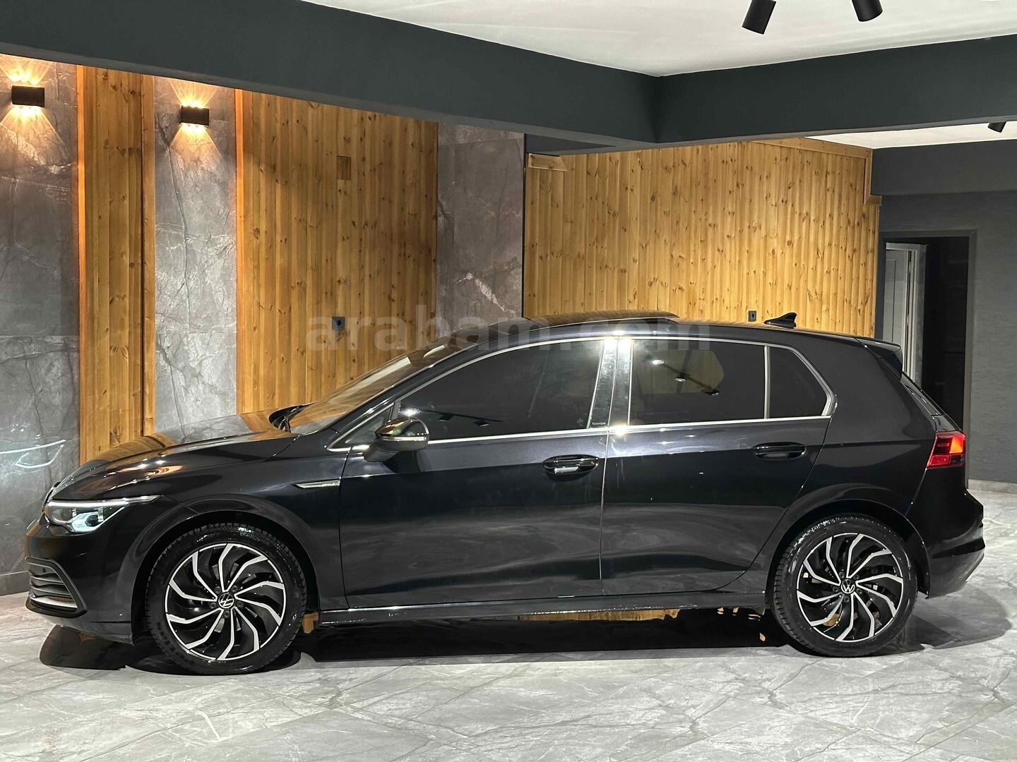 Galeriden Volkswagen Golf 1.0 eTSI Style 2023 Model Bursa 37.650 km Siyah 6