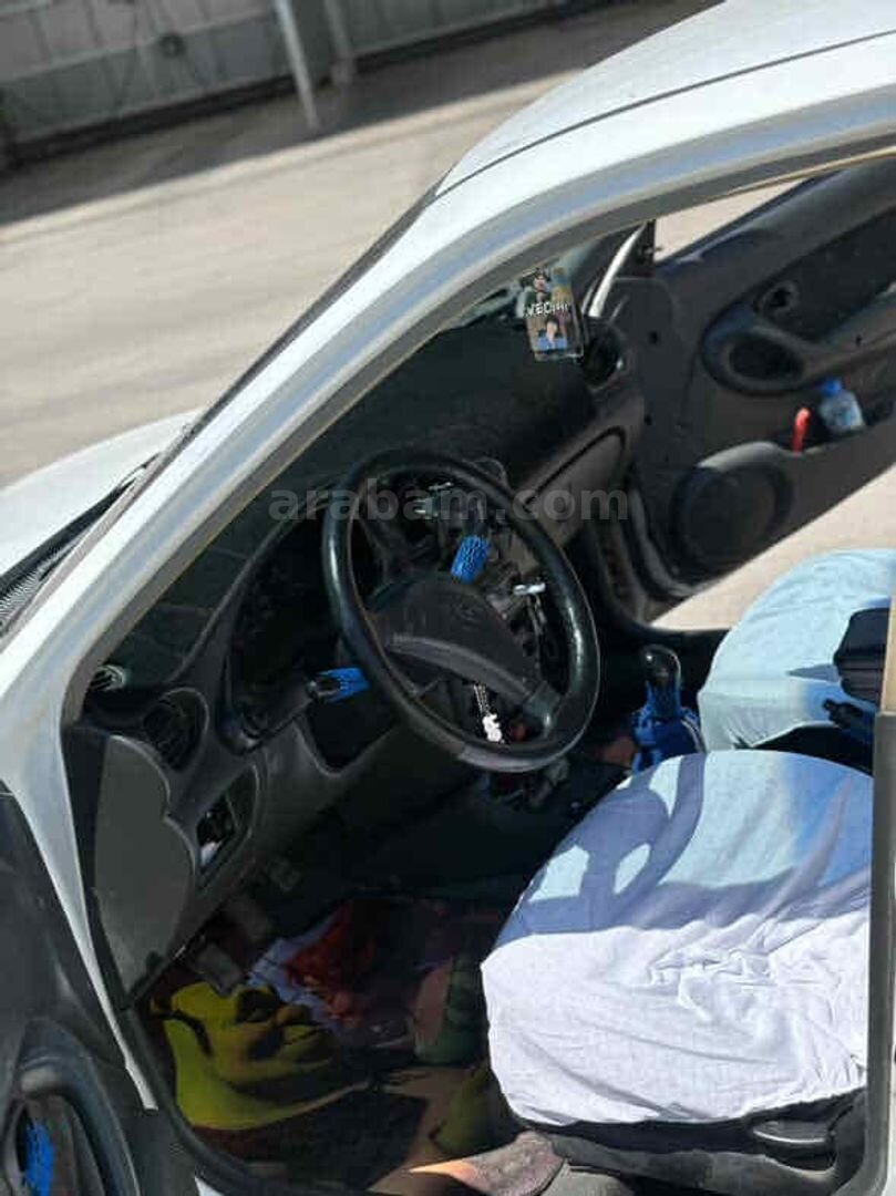 Sahibinden Hyundai Accent 1.5 GL 1998 Model Manisa 407.000 km Beyaz 2
