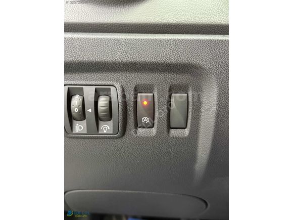 DELİL'DEN 2018 ICON CAPTUR DİZEL 1.5 OTOMATİK ÇİFT RENK