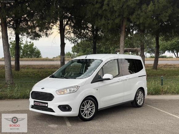 BORDO'DAN 2022 FORD TOURNEO COURİER