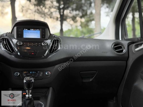 BORDO'DAN 2022 FORD TOURNEO COURİER