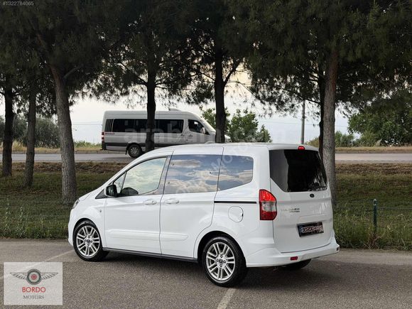 BORDO'DAN 2022 FORD TOURNEO COURİER