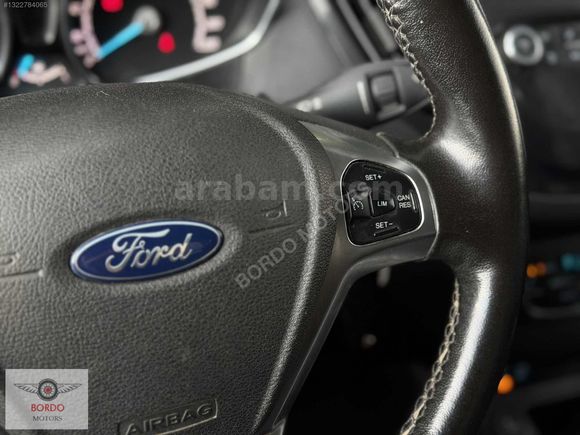 BORDO'DAN 2022 FORD TOURNEO COURİER