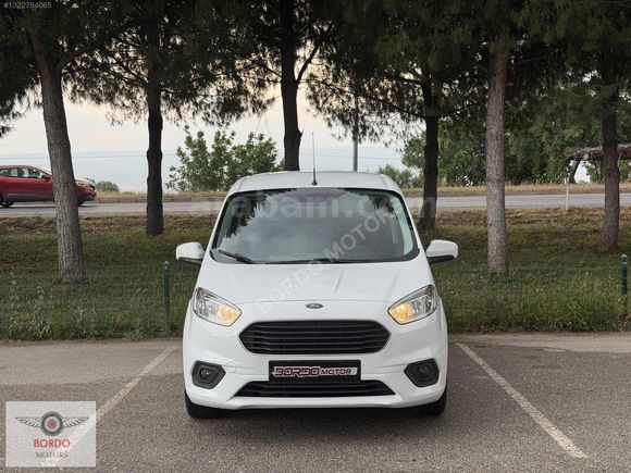 BORDO'DAN 2022 FORD TOURNEO COURİER