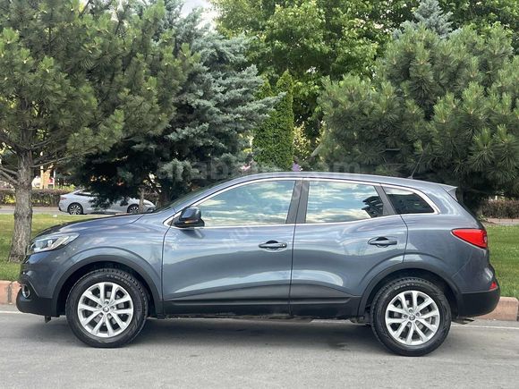 MURAT AUTO'DAN HATASIZ BOYASIZ TRAMERSİZ RENAULT KADJAR
