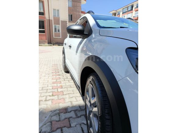 Sahibinden Dacia Sandero Stepway 1.0 Tce Essential 2023 Model