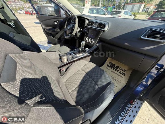 CEM AUTO'DAN 2020 MODEL RENAULT KADJAR 1.3 TCE TOUCH ROOF