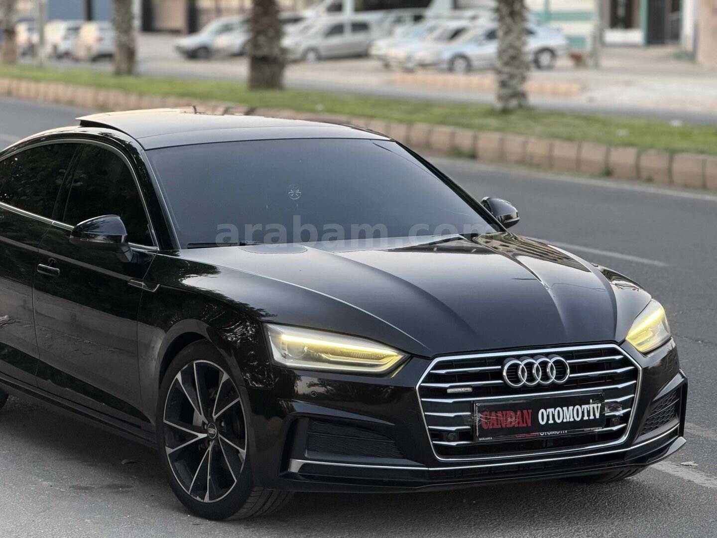 Galeriden Audi A5 Sportback 2.0 TDI 2017 Model Şanlıurfa 590.000 km Siyah 1