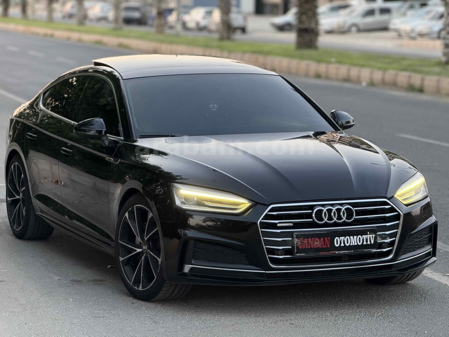 Galeriden Audi A5 Sportback 2.0 TDI 2017 Model Şanlıurfa 590.000 km Siyah 2