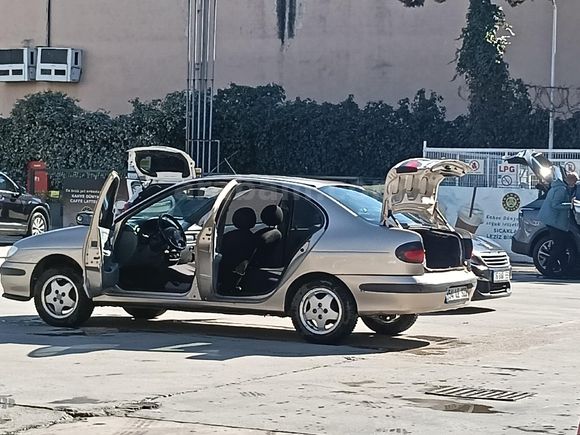 Sahibinden Renault Megane 2.0 RXT 1998 Model
