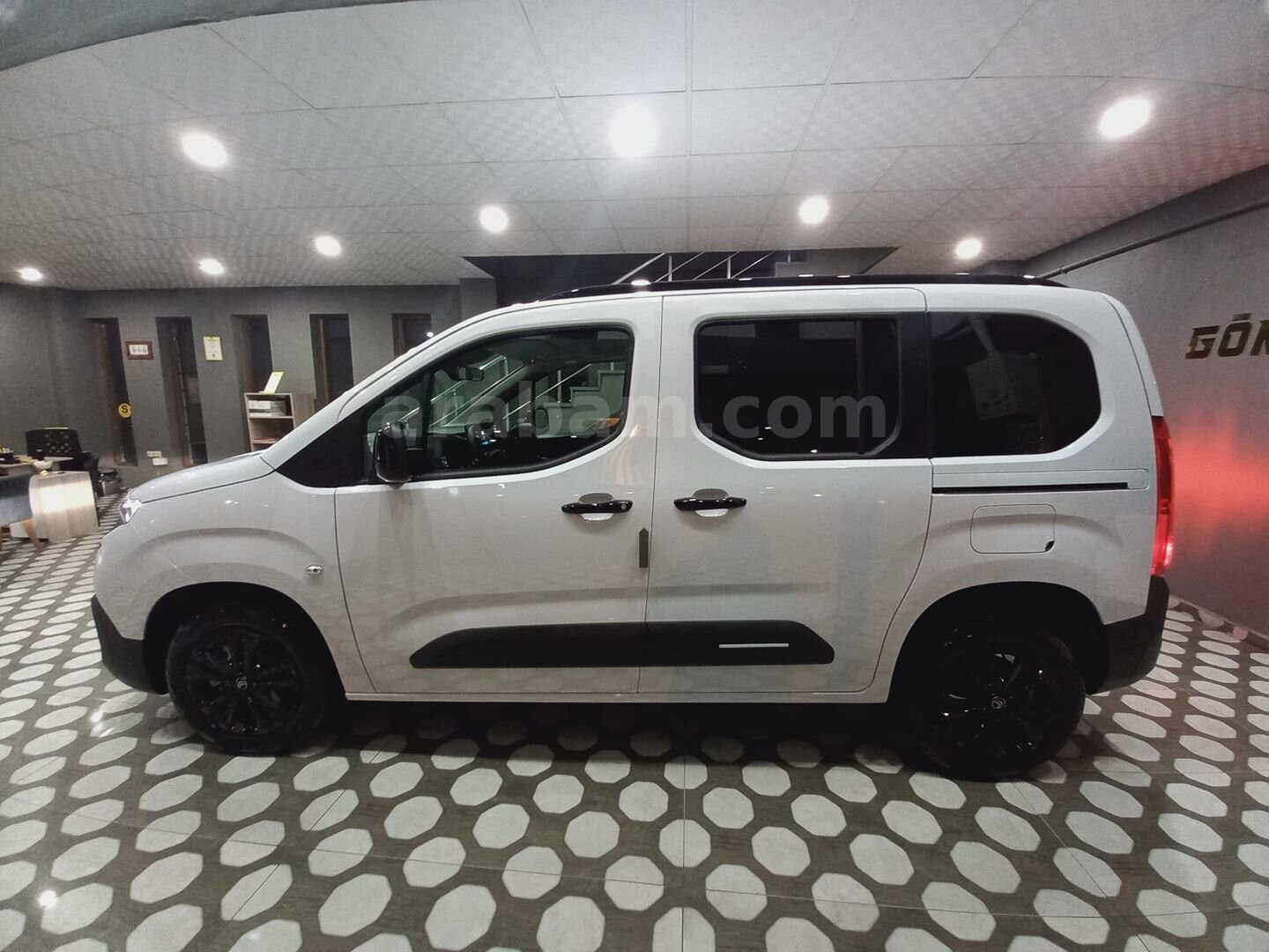 Galeriden Citroen Berlingo 1.5 BlueHDI Plus 2025 Model Erzurum 0 km Beyaz 4