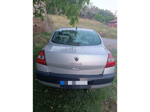 MEMURDAN TEK ELDEN KULLANILMIŞ 187000 KM'DE TEMİZ MEGANE 2
