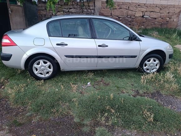 MEMURDAN TEK ELDEN KULLANILMIŞ 187000 KM'DE TEMİZ MEGANE 2
