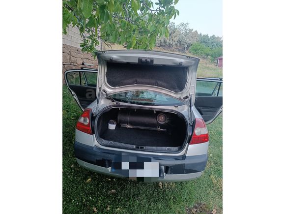 MEMURDAN TEK ELDEN KULLANILMIŞ 187000 KM'DE TEMİZ MEGANE 2