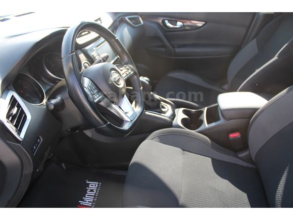 Nissan Qashqai 1.3DIG-T SKYPACK
