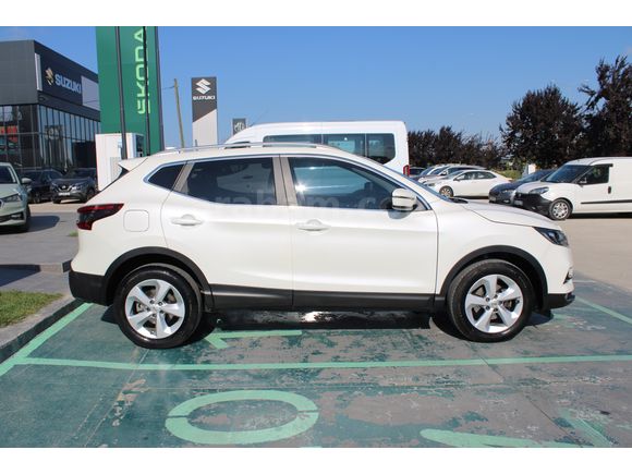 Nissan Qashqai 1.3DIG-T SKYPACK