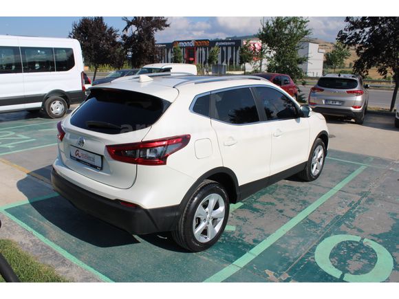 Nissan Qashqai 1.3DIG-T SKYPACK