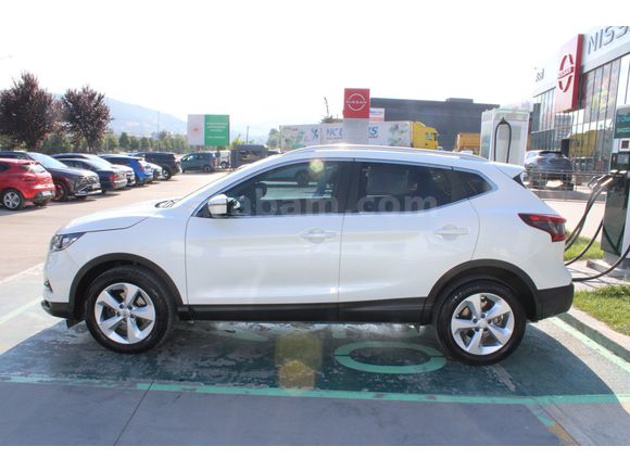 Nissan Qashqai 1.3DIG-T SKYPACK