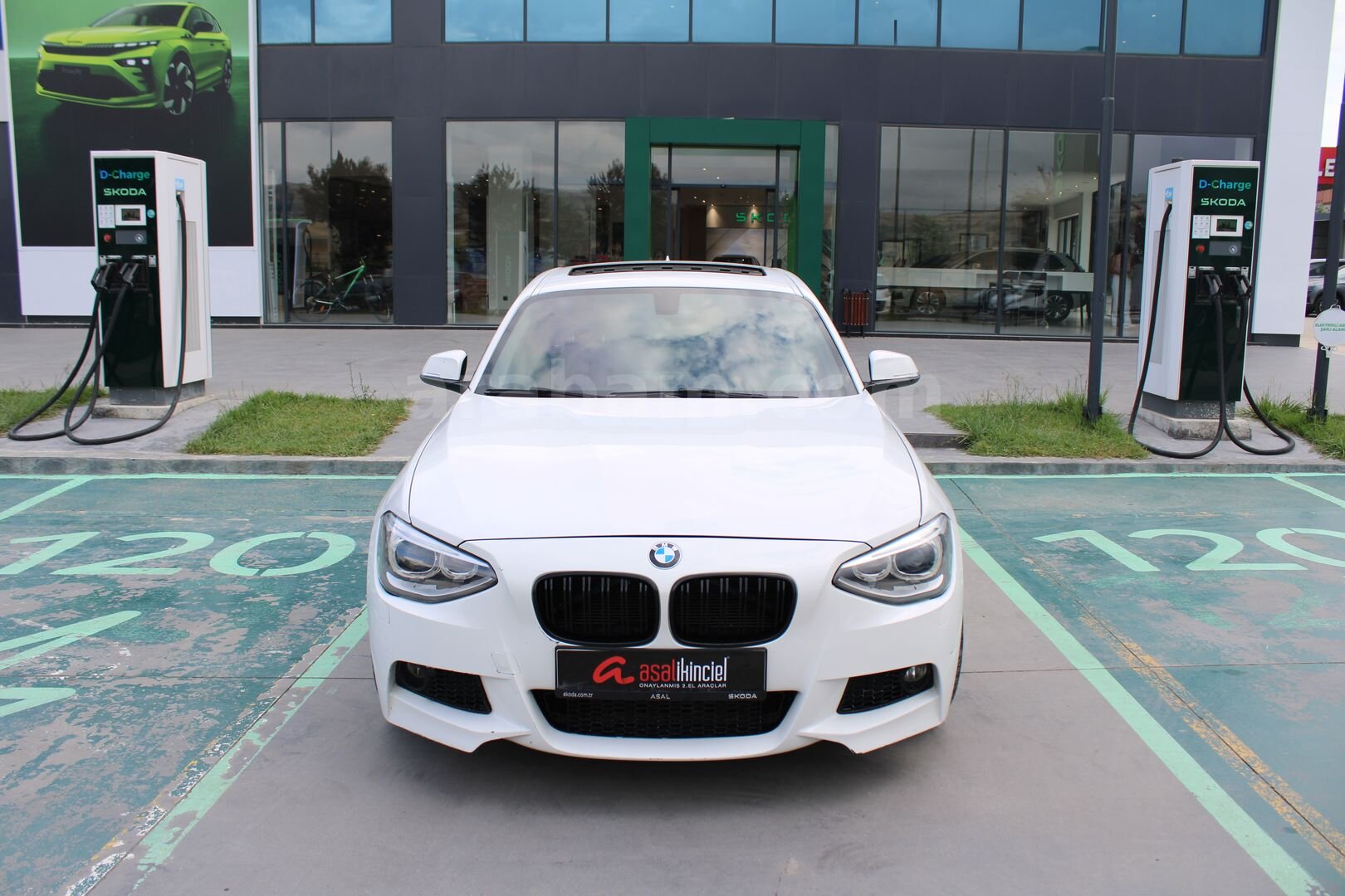 Galeriden BMW 1 Serisi 116i Comfort 2013 Model Samsun 196.109 km Beyaz 5