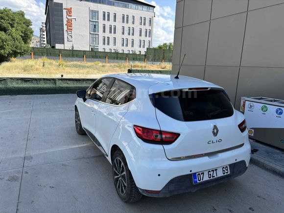 Sahibinden Renault Clio 1.2 Joy 2015 Model  54.000 km Beyaz